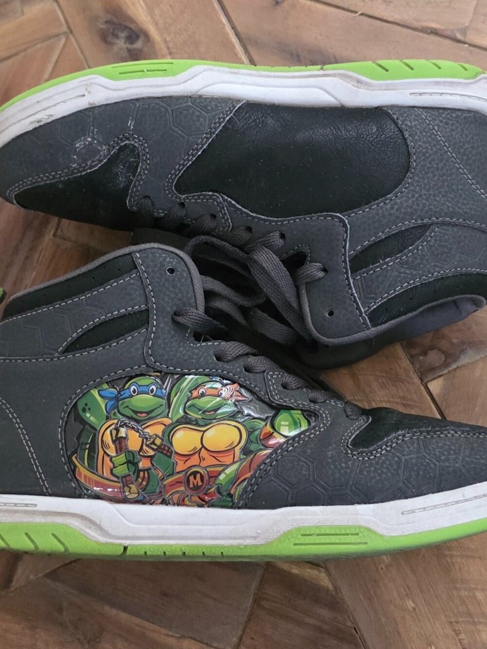 Kids Ninja Turtles High Top sneakers, Size 4